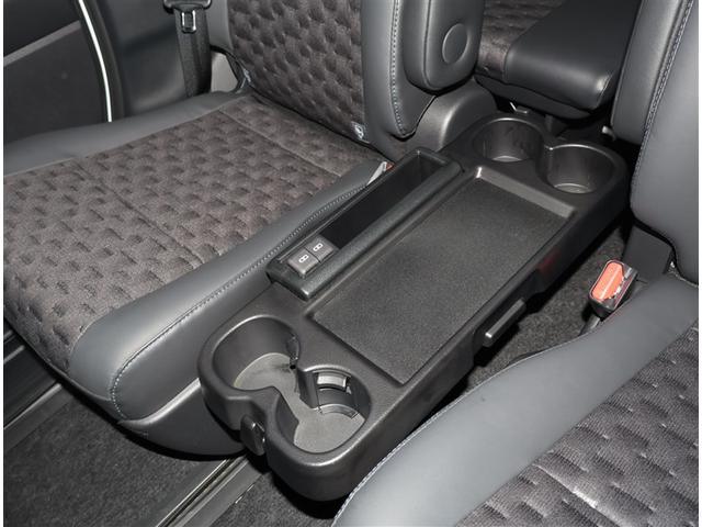 ヴォクシー ハイブリッドＳ－Ｚ　パワーウィンドウ　ＤＶＤ再生機能　インテリキー　横滑防止装置　地デジＴＶ　アクティブクルーズコントロール　フルオートエアコン　リアカメラ　エアバッグ　ＡＢＳ　１００Ｖ充電　ナビＴＶ　ＷＡＣ　キーレス（19枚目）