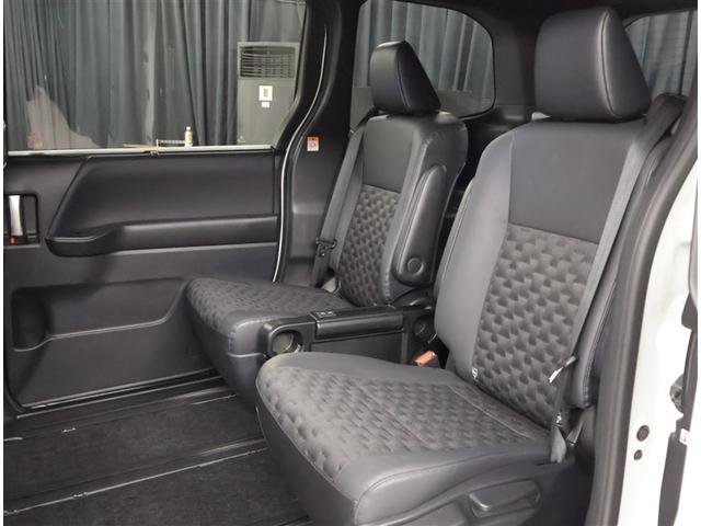 ヴォクシー ハイブリッドＳ－Ｚ　パワーウィンドウ　ＤＶＤ再生機能　インテリキー　横滑防止装置　地デジＴＶ　アクティブクルーズコントロール　フルオートエアコン　リアカメラ　エアバッグ　ＡＢＳ　１００Ｖ充電　ナビＴＶ　ＷＡＣ　キーレス（21枚目）