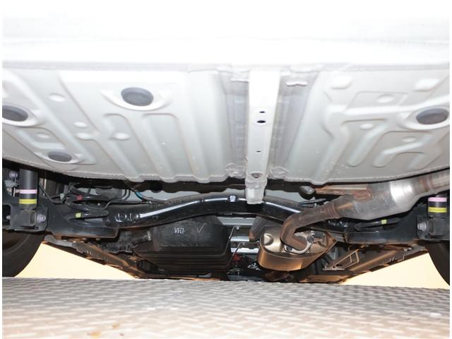 ヴォクシー ハイブリッドＳ－Ｚ　パワーウィンドウ　ＤＶＤ再生機能　インテリキー　横滑防止装置　地デジＴＶ　アクティブクルーズコントロール　フルオートエアコン　リアカメラ　エアバッグ　ＡＢＳ　１００Ｖ充電　ナビＴＶ　ＷＡＣ　キーレス（26枚目）