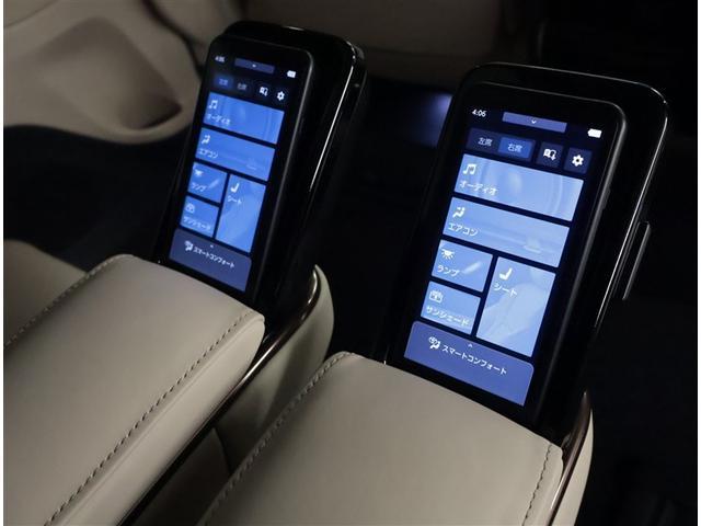 バックモニター付き。駐車の際のサポートとなり、必須アイテムのひとつですよね。それでも、バックする際は必ずご自身の目で確認をしてください。パノラミックビューで上から見下ろした視点でも確認できます！