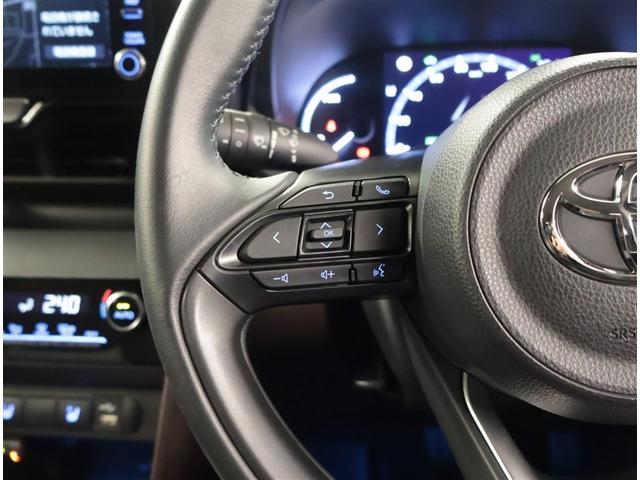 ヤリスクロス ハイブリッドZ ドライブレコーダ インテリジェントキー アルミホイル LEDライト リアカメラ クルーズコントロール 整備記録簿 横滑り防止システム ナビTV メモリーナビゲーション 電動シ-ト パワステ キーフリー(7枚目)