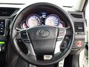デザインもよく、居心地のよい運転席ですね。分かりやすいスイッチ類ですから操作もしやすく運転をサポートします。ぜひご来店いただき、実際にお座りいただいてステアリングを握ってみてください!