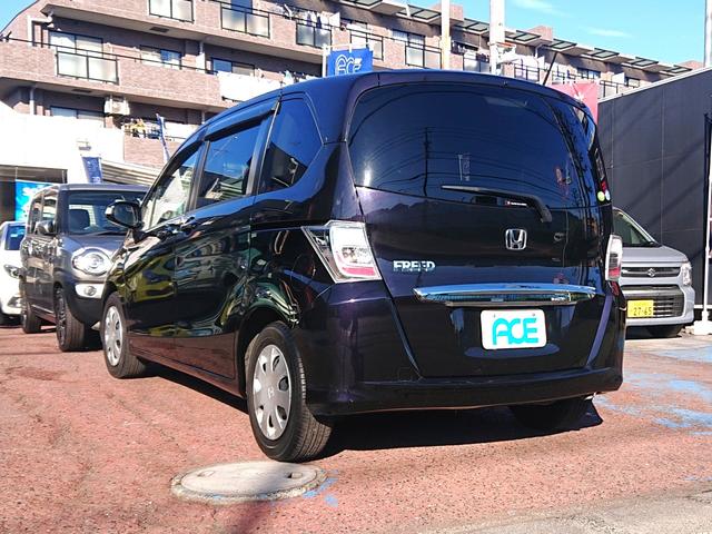 フリード G ジャストセレクション・3列シート・7人乗り・ワンオーナー ・禁煙車・パイオニア製メモリーナビゲーション・ETC車載器・パワースライドドア・スマートキーx2・整備記録簿&取扱説明書(8枚目)