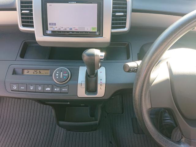 フリード G ジャストセレクション・3列シート・7人乗り・ワンオーナー ・禁煙車・パイオニア製メモリーナビゲーション・ETC車載器・パワースライドドア・スマートキーx2・整備記録簿&取扱説明書(28枚目)