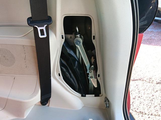 シエンタ Ｇ・３列シート７人乗り・禁煙車・トヨタセーフティーセンス・　プリクラッシュセーフティ・レーンディパーチャーアラート・オートマチックハイビーム・両側パワースライドドア・純正ＳＤナビゲーション＆バックモニター・スマートキー＆プッシュスタート・整備記録簿＆取扱説明書（45枚目）