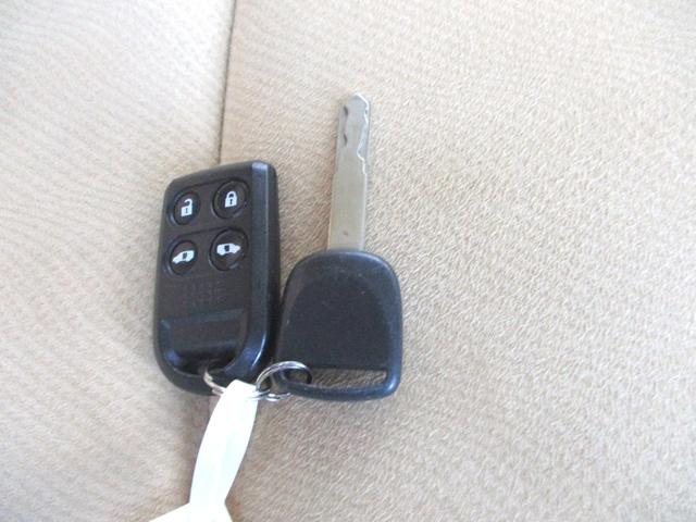 エリシオン MX 後期型両側オートスライドドアHIDライトHDDナビバックカメラCD録音機能ベージュインテリアセンターテーブルキーレスエントリー8人乗チェーン駆動VTECエンジン記録簿(21枚目)