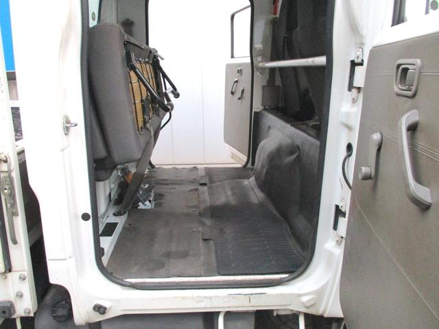 アトラストラック WキャブショートフルスーパーローDX 6人乗1.15tガソリン5速AT車電動格納ミラーパワーウィンドウキーレスエントリーバックカメラETCフォグライト3方開当社下取ワンオーナー車日産記録簿11枚(26枚目)