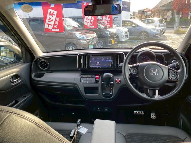 N-ONE プレミアム ツアラー・ローダウン ツートンルーフ・純正AW・衝突軽減ブレーキ・安心パッケージ・スマートキー・バックカメラ・ハーフレザー・アルミペダル・パドルシフト・フルセグTVナビ・Bluetooth接続・ETC・ハーフレザー(28枚目)