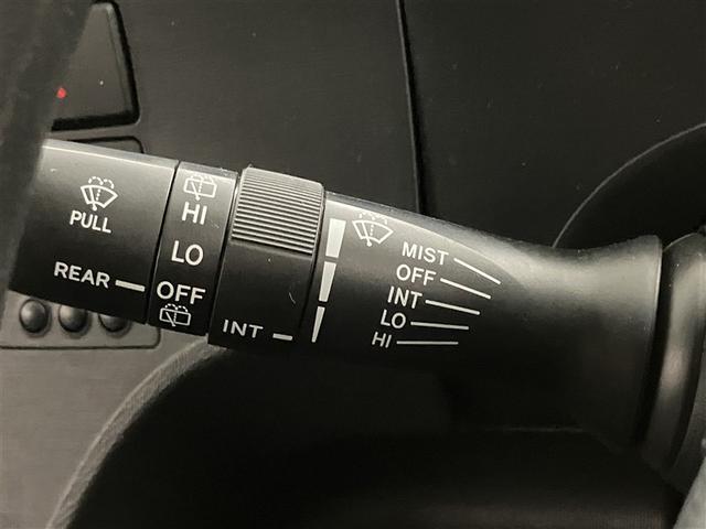 アクア Ｓ　スマートキープッシュスタート　キーレスエントリ　イモビ　ナビ＆ＴＶ　オートエアコン　デュアルエアバック　ＥＳＣ　Ｂカメラ　パワーウィンドウ　ＡＵＸ端子　ＥＴＣ　アルミホイール　ＳＲＳ　ワンセグＴＶ（12枚目）