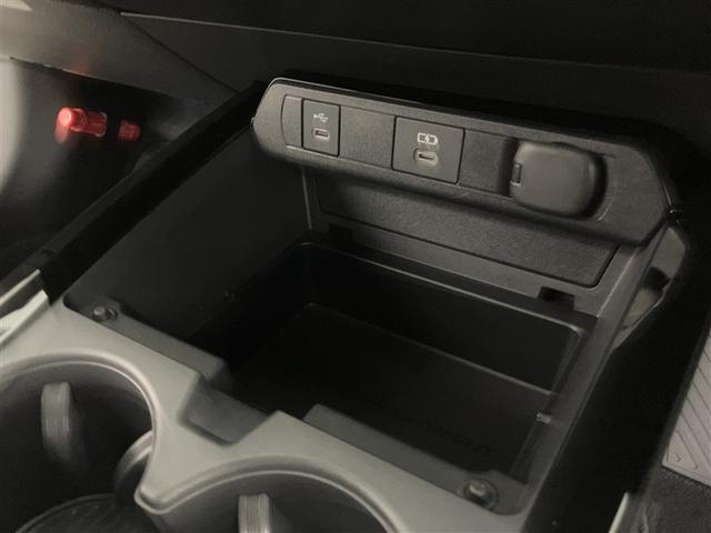 プリウス Ｚ　リアカメラ　プリクラッシュ　ＰＷシート　ＡＣ１００Ｖ電源　ＬＥＤランプ　オートクルーズ　アルミホイール　ドライブレコーダ　ＡＣ　運転席エアバッグ　横滑り防止装置　ＥＴＣ付　盗難防止システム　ＴＶ（21枚目）