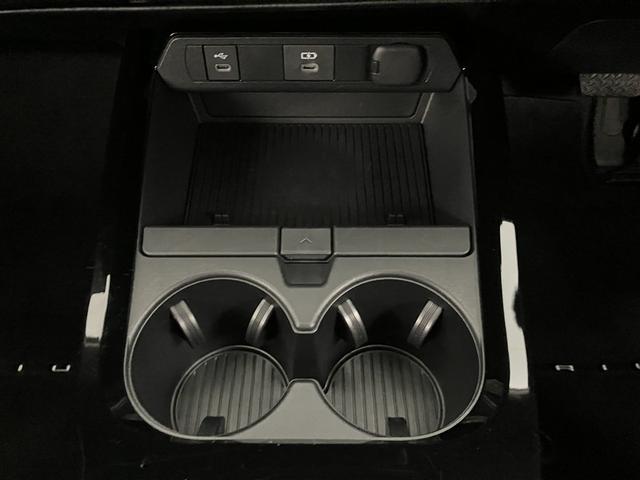 プリウス Ｚ　リアカメラ　プリクラッシュ　ＰＷシート　ＡＣ１００Ｖ電源　ＬＥＤランプ　オートクルーズ　アルミホイール　ドライブレコーダ　ＡＣ　運転席エアバッグ　横滑り防止装置　ＥＴＣ付　盗難防止システム　ＴＶ（22枚目）