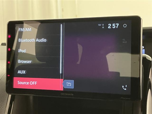 ノア ハイブリッドＧ　ＡＣ１００Ｖ電源　スマートキー＆プッシュスタート　ＬＥＤへッドライト　イモビライザー　Ｗエアコン　パワーウインドウ　アルミ　クルコン　エアバッグ　横滑り防止　パワステ　ＡＢＳ　ＥＴＣ車載器　３列シート（7枚目）