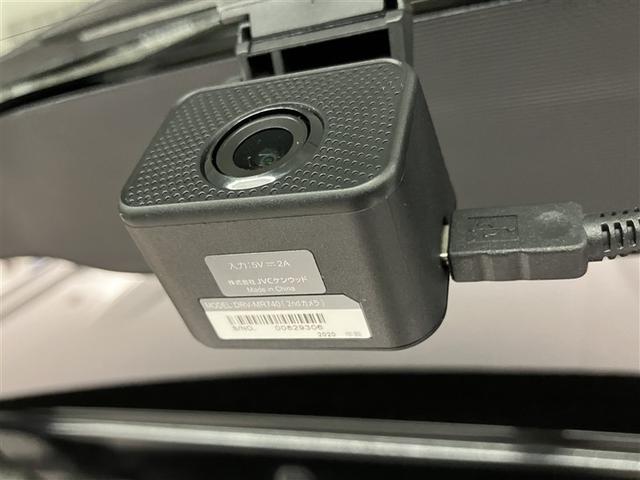 ノア ハイブリッドＧ　ＡＣ１００Ｖ電源　スマートキー＆プッシュスタート　ＬＥＤへッドライト　イモビライザー　Ｗエアコン　パワーウインドウ　アルミ　クルコン　エアバッグ　横滑り防止　パワステ　ＡＢＳ　ＥＴＣ車載器　３列シート（12枚目）