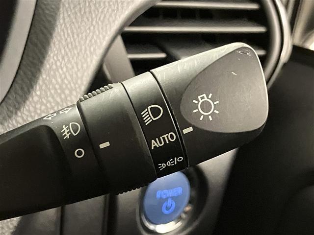 ノア ハイブリッドＧ　ＡＣ１００Ｖ電源　スマートキー＆プッシュスタート　ＬＥＤへッドライト　イモビライザー　Ｗエアコン　パワーウインドウ　アルミ　クルコン　エアバッグ　横滑り防止　パワステ　ＡＢＳ　ＥＴＣ車載器　３列シート（16枚目）