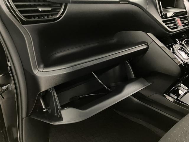 ノア ハイブリッドＧ　ＡＣ１００Ｖ電源　スマートキー＆プッシュスタート　ＬＥＤへッドライト　イモビライザー　Ｗエアコン　パワーウインドウ　アルミ　クルコン　エアバッグ　横滑り防止　パワステ　ＡＢＳ　ＥＴＣ車載器　３列シート（26枚目）
