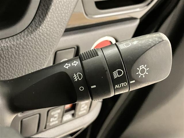 ノア Si ダブルバイビーII 横滑防止装置 PCS スマートキ- 整備記録簿 Wエアコン Bモニター DVD再生可 ドライブレコ フルセグテレビ ETC付き アイドリングS オートエアコン PS クルーズC ナビ&TV PW(21枚目)