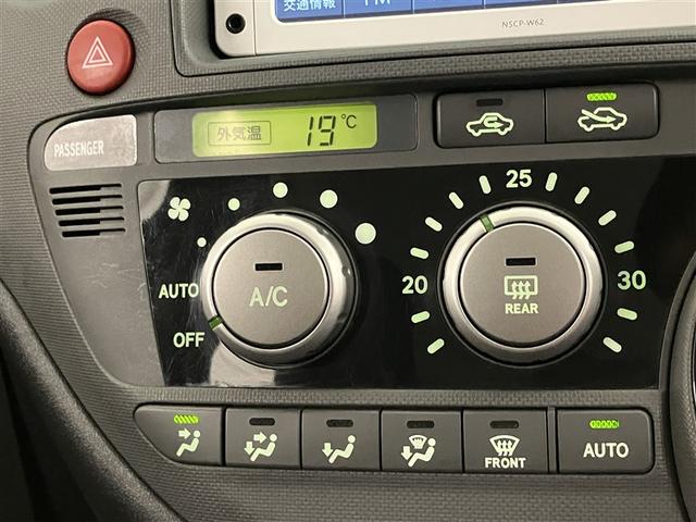 シエンタ DICE-G ウォークスルー Bカメ ワンセグテレビ Pウインドウ WエアB キーレスエントリーキー メンテナンスノート AUX接続 メモリーナビ ナビTV 両側自動ドア ABS エアバッグ 3列シート 1オーナー(14枚目)