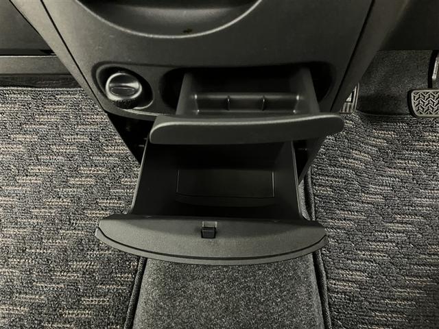 シエンタ DICE-G ウォークスルー Bカメ ワンセグテレビ Pウインドウ WエアB キーレスエントリーキー メンテナンスノート AUX接続 メモリーナビ ナビTV 両側自動ドア ABS エアバッグ 3列シート 1オーナー(21枚目)