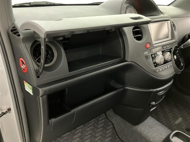 シエンタ DICE-G ウォークスルー Bカメ ワンセグテレビ Pウインドウ WエアB キーレスエントリーキー メンテナンスノート AUX接続 メモリーナビ ナビTV 両側自動ドア ABS エアバッグ 3列シート 1オーナー(26枚目)