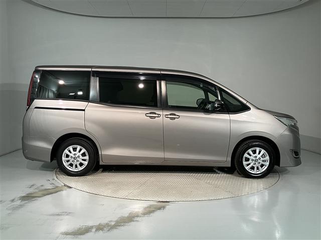 ノア Ｇ　リアエアコン　フルセグテレビ　盗難防止システム　１オーナ　エアバッグ　アルミ　キーレス　アイドルストップ　クルーズコントロール　ＤＶＤ再生　ドライブレコーダー　ＥＴＣ　メモリーナビ　３列シート　ＥＳＣ（3枚目）