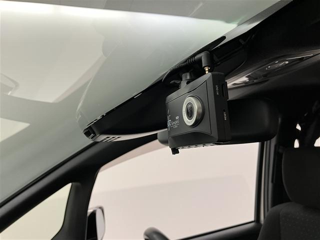 ノア Ｇ　リアエアコン　フルセグテレビ　盗難防止システム　１オーナ　エアバッグ　アルミ　キーレス　アイドルストップ　クルーズコントロール　ＤＶＤ再生　ドライブレコーダー　ＥＴＣ　メモリーナビ　３列シート　ＥＳＣ（11枚目）