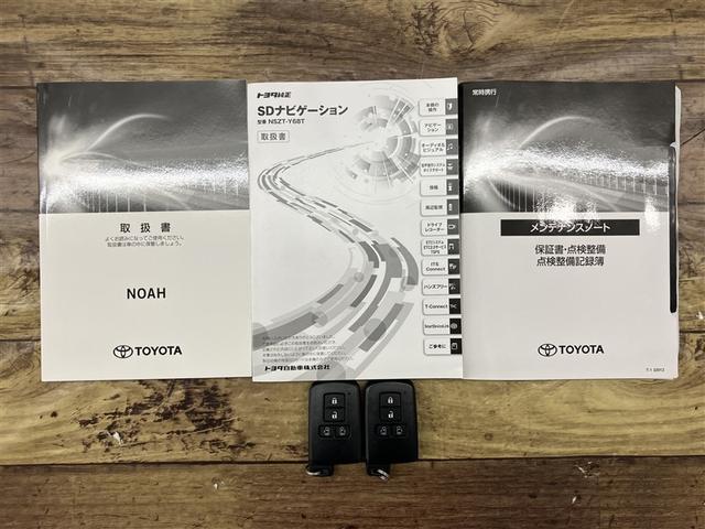 ノア Ｇ　リアエアコン　フルセグテレビ　盗難防止システム　１オーナ　エアバッグ　アルミ　キーレス　アイドルストップ　クルーズコントロール　ＤＶＤ再生　ドライブレコーダー　ＥＴＣ　メモリーナビ　３列シート　ＥＳＣ（20枚目）