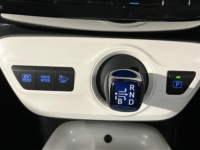 プリウス Aツーリングセレクション スマキー イモビライザー バックモニター 1オーナ クルコン 記録簿有 LEDヘッドライト DVD視聴可 ETC ナビTV メモリーナビゲーション 横滑り防止機能 キーフリ アルミ AAC AUX(19枚目)