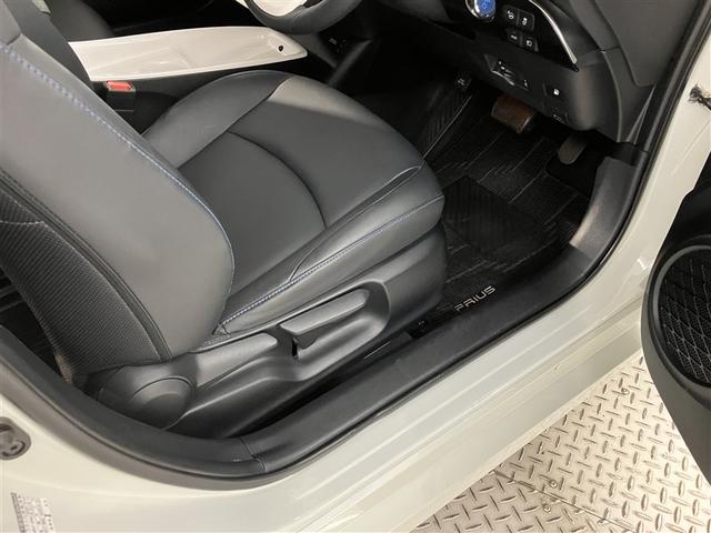 プリウス Aツーリングセレクション スマキー イモビライザー バックモニター 1オーナ クルコン 記録簿有 LEDヘッドライト DVD視聴可 ETC ナビTV メモリーナビゲーション 横滑り防止機能 キーフリ アルミ AAC AUX(33枚目)