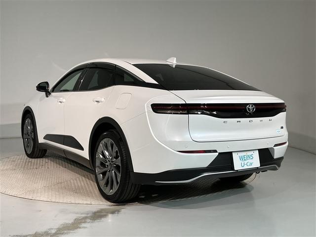 クラウンクロスオーバー Ｇアドバンスド・レザーパッケージ　ＴＳＳ　ハーフレザー　フルセグＴＶ　パワーシート　ＬＥＤヘッドライト　クルーズコントロール　Ｂカメラ　ドライブレコーダ　オートエアコン　アルミホイル　ＥＴＣ付　横滑り防止装置　４ＷＤ　ＴＶ　エアバッグ（4枚目）