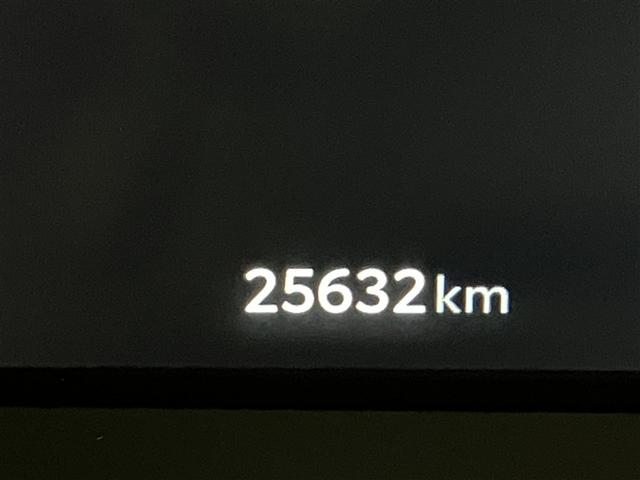 クラウンクロスオーバー Ｇアドバンスド・レザーパッケージ　ＴＳＳ　ハーフレザー　フルセグＴＶ　パワーシート　ＬＥＤヘッドライト　クルーズコントロール　Ｂカメラ　ドライブレコーダ　オートエアコン　アルミホイル　ＥＴＣ付　横滑り防止装置　４ＷＤ　ＴＶ　エアバッグ（11枚目）