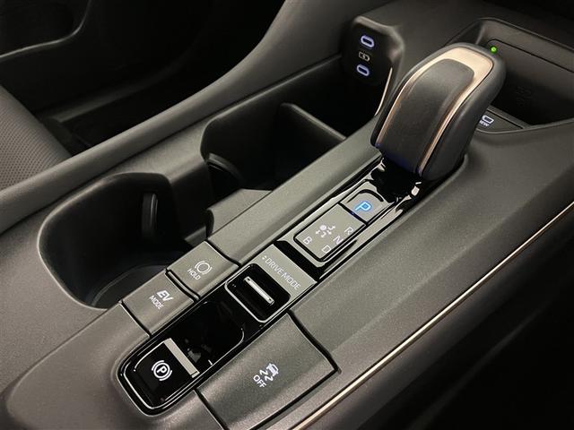 クラウンクロスオーバー Ｇアドバンスド・レザーパッケージ　ＴＳＳ　ハーフレザー　フルセグＴＶ　パワーシート　ＬＥＤヘッドライト　クルーズコントロール　Ｂカメラ　ドライブレコーダ　オートエアコン　アルミホイル　ＥＴＣ付　横滑り防止装置　４ＷＤ　ＴＶ　エアバッグ（19枚目）