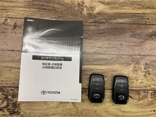 クラウンクロスオーバー Ｇアドバンスド・レザーパッケージ　ＴＳＳ　ハーフレザー　フルセグＴＶ　パワーシート　ＬＥＤヘッドライト　クルーズコントロール　Ｂカメラ　ドライブレコーダ　オートエアコン　アルミホイル　ＥＴＣ付　横滑り防止装置　４ＷＤ　ＴＶ　エアバッグ（20枚目）