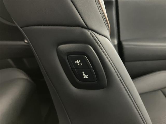 クラウンクロスオーバー Ｇアドバンスド・レザーパッケージ　ＴＳＳ　ハーフレザー　フルセグＴＶ　パワーシート　ＬＥＤヘッドライト　クルーズコントロール　Ｂカメラ　ドライブレコーダ　オートエアコン　アルミホイル　ＥＴＣ付　横滑り防止装置　４ＷＤ　ＴＶ　エアバッグ（24枚目）