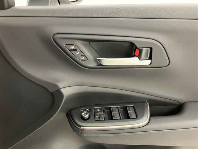 クラウンクロスオーバー Ｇアドバンスド・レザーパッケージ　ＴＳＳ　ハーフレザー　フルセグＴＶ　パワーシート　ＬＥＤヘッドライト　クルーズコントロール　Ｂカメラ　ドライブレコーダ　オートエアコン　アルミホイル　ＥＴＣ付　横滑り防止装置　４ＷＤ　ＴＶ　エアバッグ（25枚目）