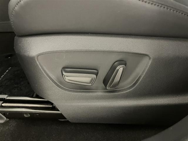 クラウンクロスオーバー Ｇアドバンスド・レザーパッケージ　ＴＳＳ　ハーフレザー　フルセグＴＶ　パワーシート　ＬＥＤヘッドライト　クルーズコントロール　Ｂカメラ　ドライブレコーダ　オートエアコン　アルミホイル　ＥＴＣ付　横滑り防止装置　４ＷＤ　ＴＶ　エアバッグ（29枚目）