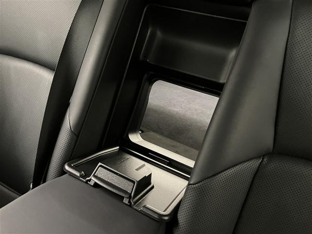 クラウンクロスオーバー Ｇアドバンスド・レザーパッケージ　ＴＳＳ　ハーフレザー　フルセグＴＶ　パワーシート　ＬＥＤヘッドライト　クルーズコントロール　Ｂカメラ　ドライブレコーダ　オートエアコン　アルミホイル　ＥＴＣ付　横滑り防止装置　４ＷＤ　ＴＶ　エアバッグ（31枚目）