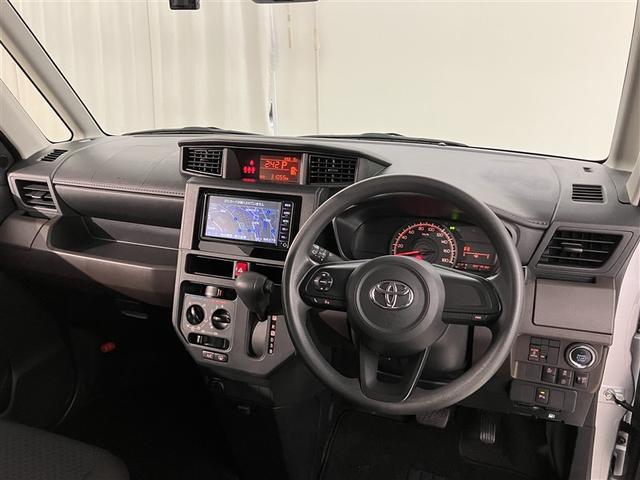 ルーミー Ｘ　左オートスライド　ＡＣ　ＶＳＣ　ＰＷ　ＷエアＢ　ワンオーナ　イモビライザー　パワーステアリング　エアバッグ　バックモニター　アイドルストップ　メディアプレイヤー接続　キーレスエントリー　ナビＴＶ（5枚目）