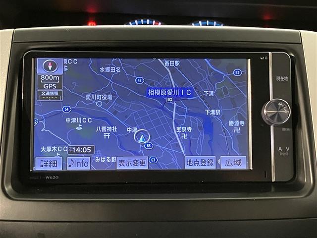 ヴォクシー Ｘ　Ｌエディション　助手席エアバッグ　盗難防止　キ－レス　ＤＶＤ再生可　全席パワーウインドウ　ＡＴエアコン　ＡＵＸ　ＥＴＣ装備　リアカメラ　メモリーナビ　三列シート　運転席エアバッグ　ＡＢＳ　スマートキー　ウォークスルー（7枚目）