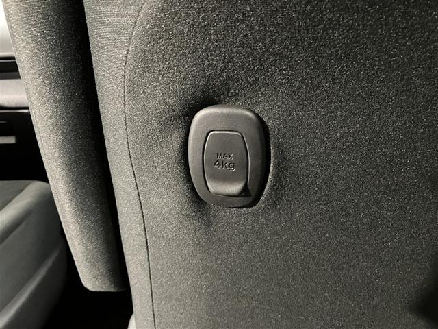 ヴォクシー Ｘ　Ｌエディション　助手席エアバッグ　盗難防止　キ－レス　ＤＶＤ再生可　全席パワーウインドウ　ＡＴエアコン　ＡＵＸ　ＥＴＣ装備　リアカメラ　メモリーナビ　三列シート　運転席エアバッグ　ＡＢＳ　スマートキー　ウォークスルー（29枚目）