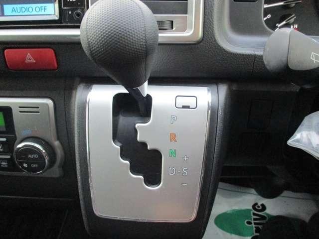 ハイエースバン ロングスーパーＧＬ　ドライブレコーダー　ＥＴＣ付き　ナビ付き　バックカメラ　オートマチックハイビーム　両側スライドドア　ＣＤ　ミュージックサーバ　パワーステアリング　パワーウィンドウ（16枚目）