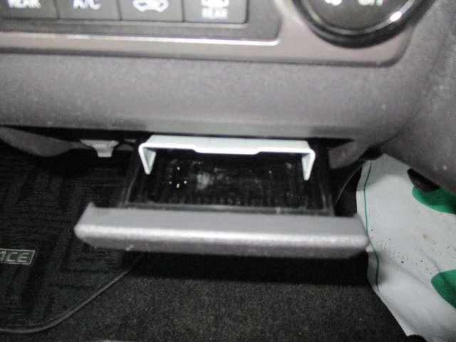 ハイエースバン ロングスーパーＧＬ　ドライブレコーダー　ＥＴＣ付き　ナビ付き　バックカメラ　オートマチックハイビーム　両側スライドドア　ＣＤ　ミュージックサーバ　パワーステアリング　パワーウィンドウ（19枚目）