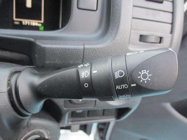 ハイエースバン ロングスーパーＧＬ　ドライブレコーダー　ＥＴＣ付き　ナビ付き　バックカメラ　オートマチックハイビーム　両側スライドドア　ＣＤ　ミュージックサーバ　パワーステアリング　パワーウィンドウ（20枚目）