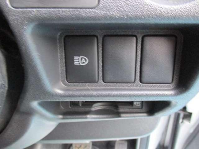ハイエースバン ロングスーパーＧＬ　ドライブレコーダー　ＥＴＣ付き　ナビ付き　バックカメラ　オートマチックハイビーム　両側スライドドア　ＣＤ　ミュージックサーバ　パワーステアリング　パワーウィンドウ（21枚目）