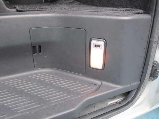 ハイエースバン ロングスーパーＧＬ　ドライブレコーダー　ＥＴＣ付き　ナビ付き　バックカメラ　オートマチックハイビーム　両側スライドドア　ＣＤ　ミュージックサーバ　パワーステアリング　パワーウィンドウ（40枚目）