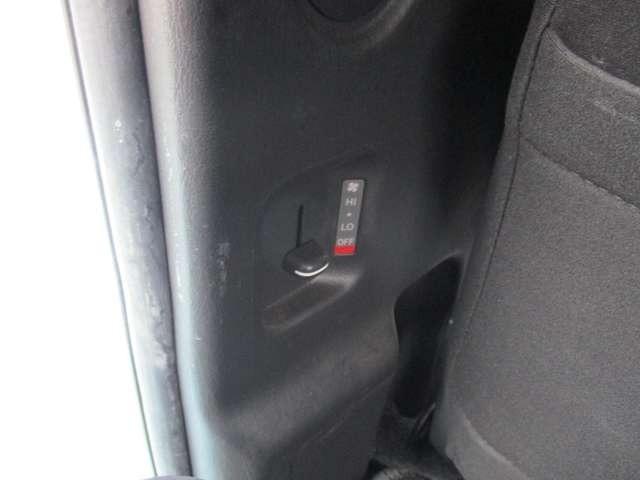 ハイエースバン ロングスーパーＧＬ　ドライブレコーダー　ＥＴＣ付き　ナビ付き　バックカメラ　オートマチックハイビーム　両側スライドドア　ＣＤ　ミュージックサーバ　パワーステアリング　パワーウィンドウ（48枚目）
