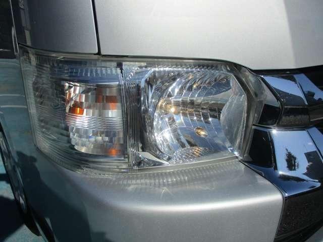 ハイエースワゴン ＧＬ　ミドルルーフ車　片側スライドドア　パワーウィンドウ　パワーステアリング　運転席エアバック　Ｗエアコン　ＡＢＳ　キーレスエントリー　フロントフォグランプ（13枚目）
