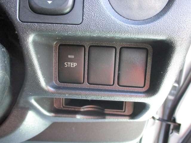 ハイエースワゴン ＧＬ　ミドルルーフ車　片側スライドドア　パワーウィンドウ　パワーステアリング　運転席エアバック　Ｗエアコン　ＡＢＳ　キーレスエントリー　フロントフォグランプ（27枚目）