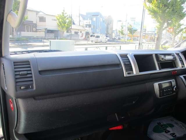 ハイエースワゴン ＧＬ　ミドルルーフ車　片側スライドドア　パワーウィンドウ　パワーステアリング　運転席エアバック　Ｗエアコン　ＡＢＳ　キーレスエントリー　フロントフォグランプ（31枚目）