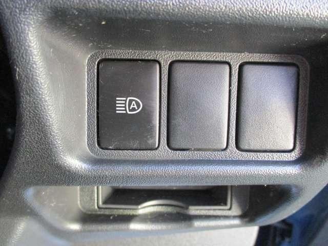 ハイエースバン ロングDX GLパッケージ ディーゼル車 両側スライドドア TVナビ付き オートマチックハイビーム ミュージックサーバ CD パワーステアリング パワーウィンドウ 衝突被害軽減システム キーレスエントリー(15枚目)