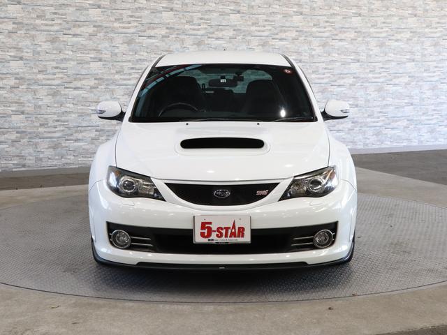 WRX STI 20thアニバーサリー 6MT純正ナビTVドラレコ黒半革バケットシートETCローダウンSTiスポイラーHID1オーナー(4枚目)